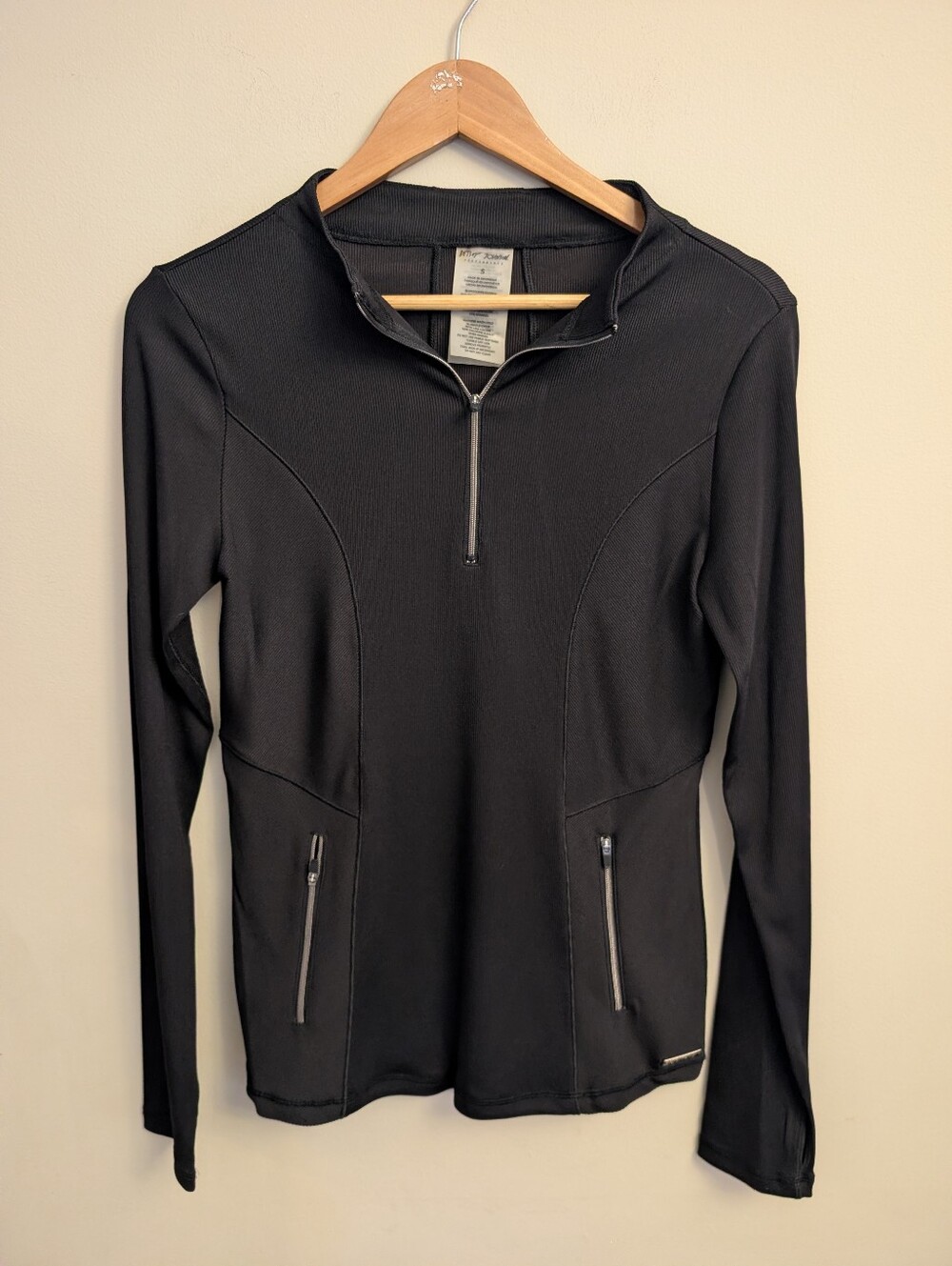 Betsey Johnson Black Athletic Top Size S